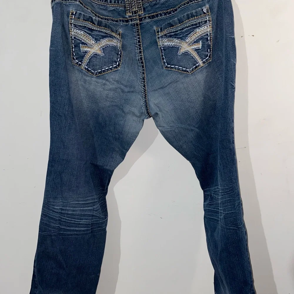 Amethyst Blue Jeans - Picture 4 of 8